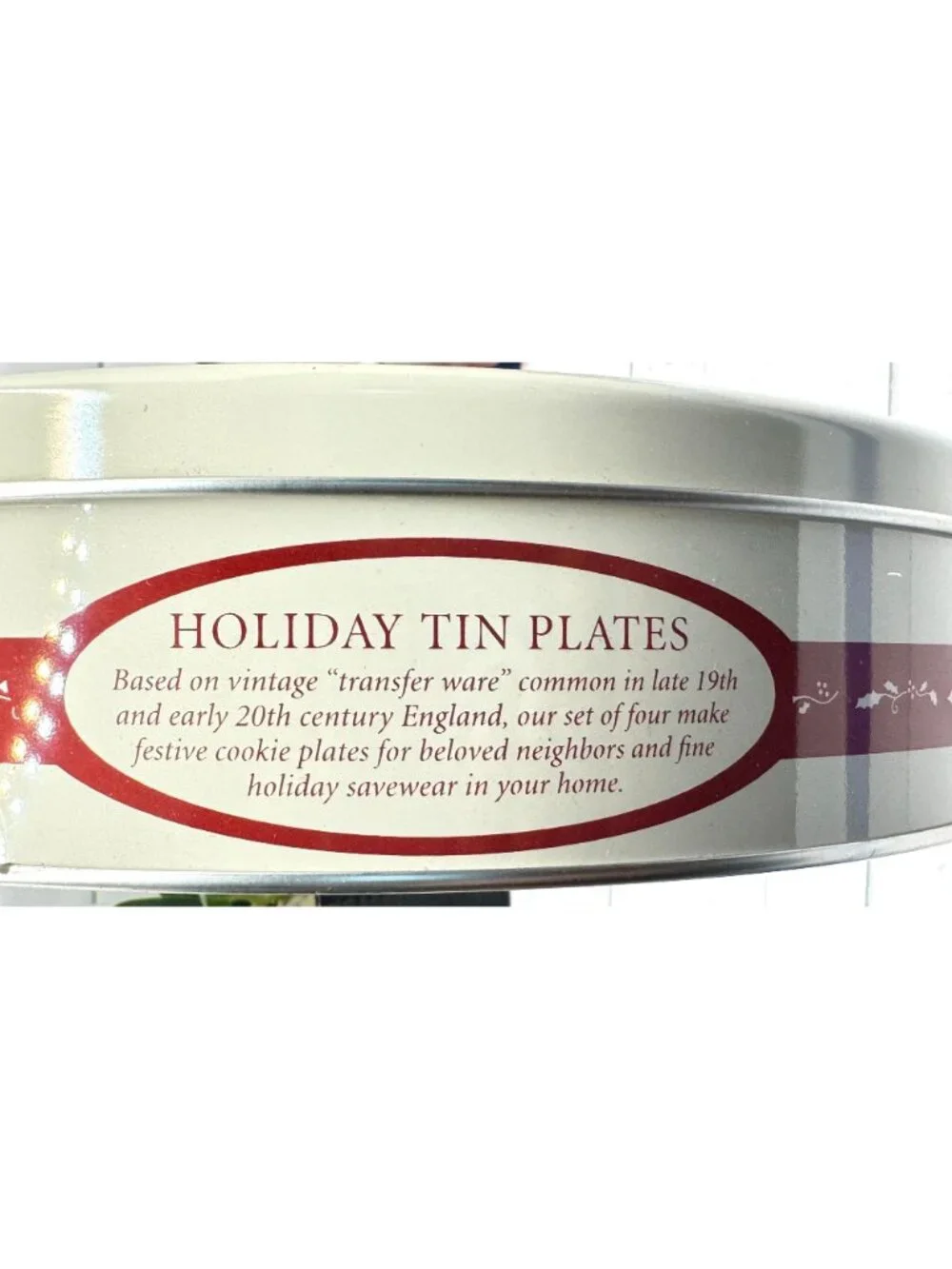 Holiday Tin Plates Set Of 4 Red & White Christmas Tree Design Tableware